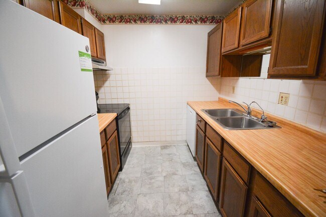 Foto del edificio - Main floor 2br condo steps from the Dougla...