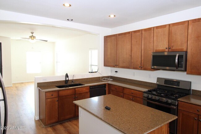 Building Photo - 21806 E Gold Canyon Dr
