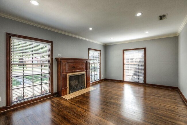 Foto del edificio - 606 Avenue of Oaks St