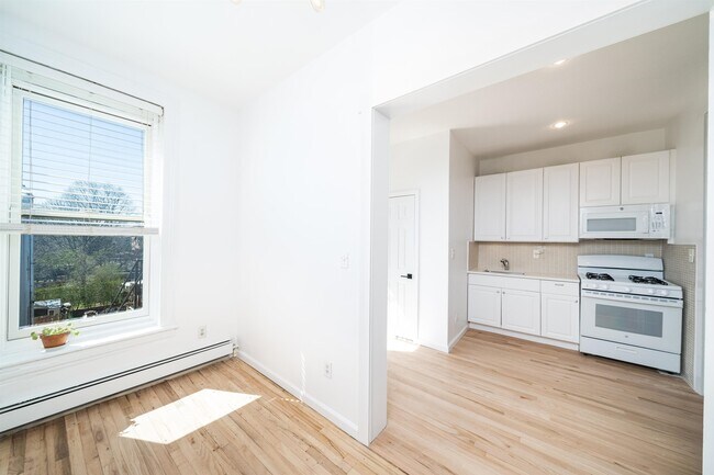 Building Photo - 345 Communipaw Ave
