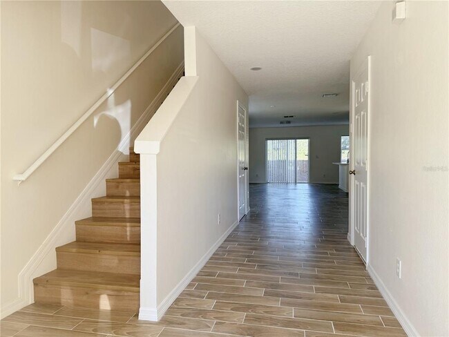 Foto del edificio - 760 Cresting Oak Cir