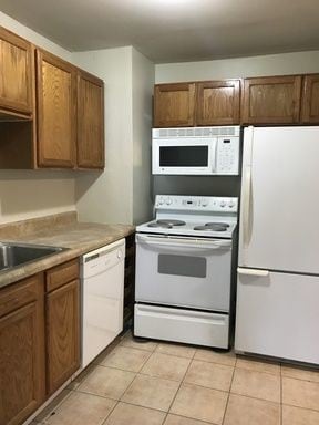 Foto del edificio - 4 Bedroom House in Oakdale Farms - Sec 8 OK