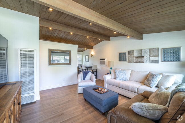 2BR, 1BA - 700SF - Living Room - 2323 San Juan Ave