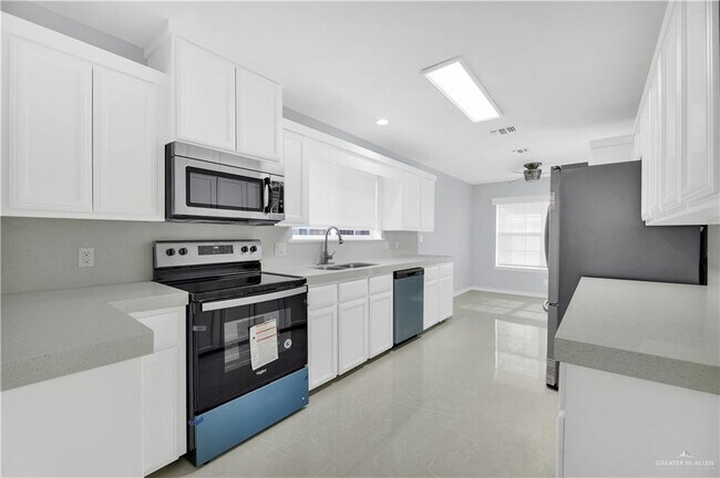 Building Photo - 2713 Umar Ave