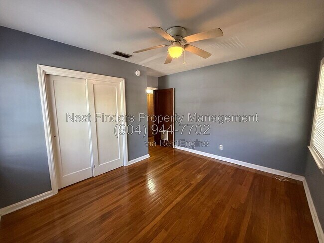 Building Photo - 3553 Oak St