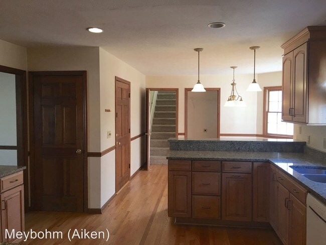 Building Photo - 4022 Woodvalley Dr