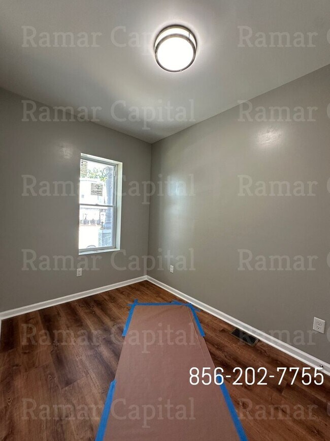 Building Photo - 1442 Princess Ave