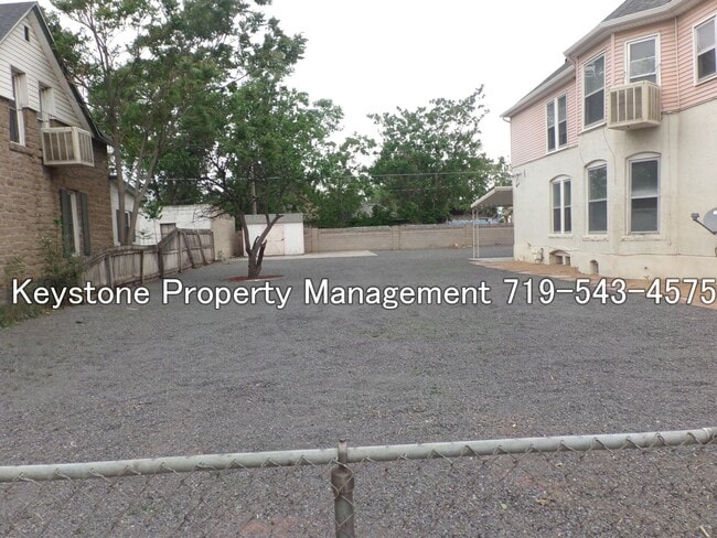 Building Photo - ALL Utilities Included with Rent! South-si...