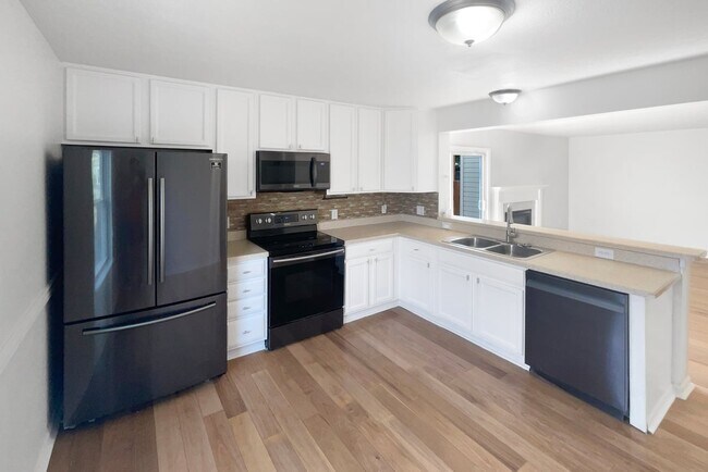 Foto del edificio - 7816 Birch Creek Dr