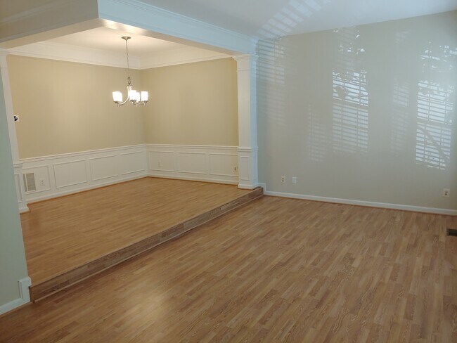 Building Photo - 47608 Sandbank Sq