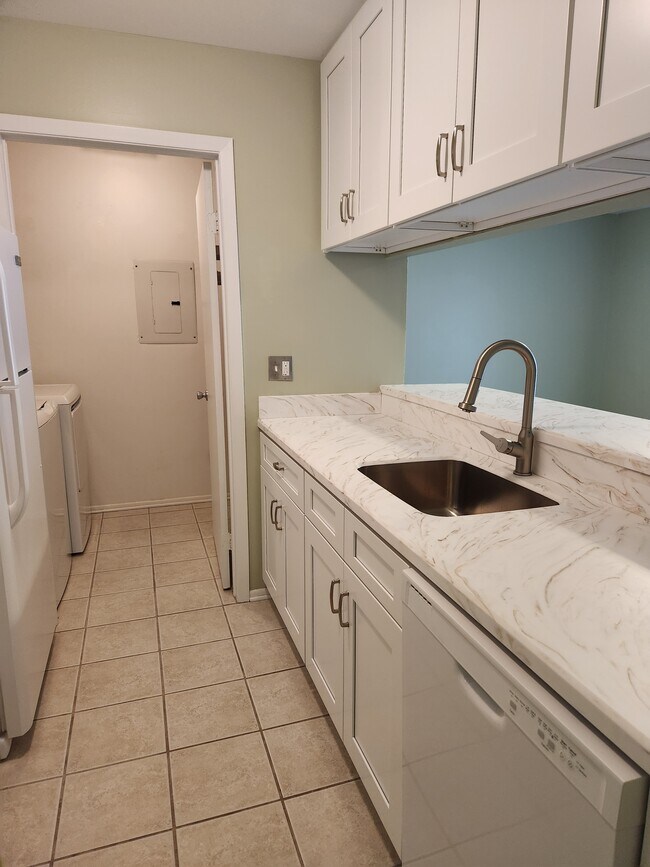 Foto del edificio - 608 Woodhollow Dr