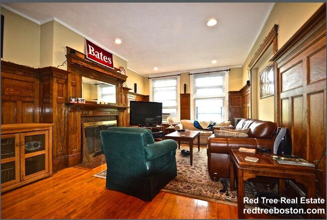 Building Photo - 1793 Beacon St