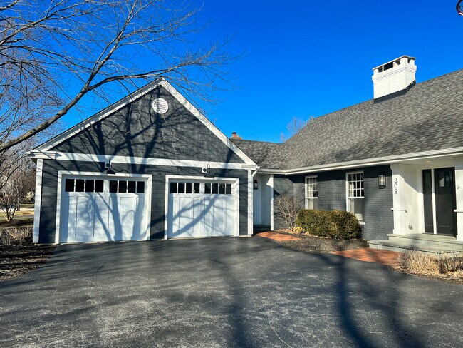 Building Photo - 309 Rosenfelder Ct