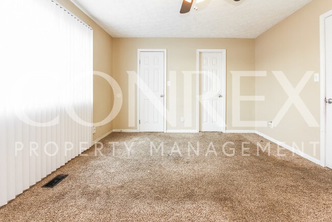 Building Photo - CALL FOR DETAILS 317-793-3770