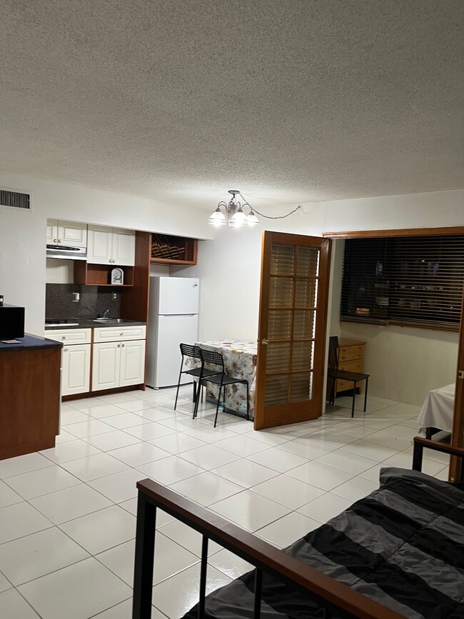 Foto del edificio - 5033 NW 7th St