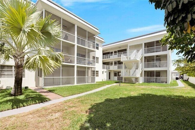 Foto del edificio - 1439 S Ocean Blvd
