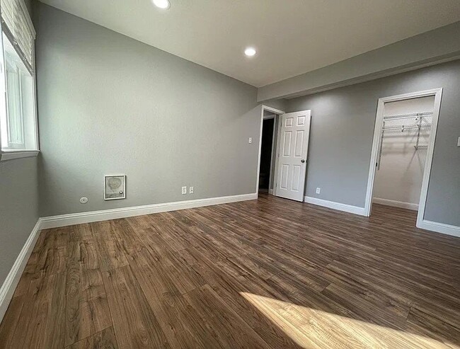 Foto del edificio - 410 Auburn Way