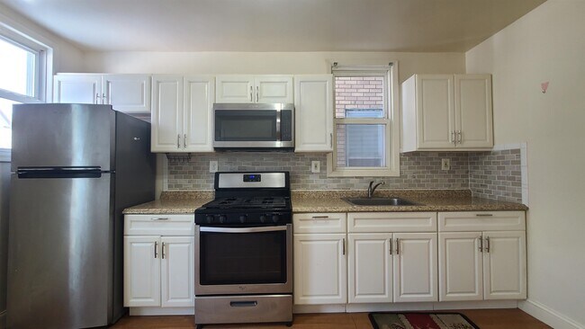 Building Photo - 32 Armstrong Ave