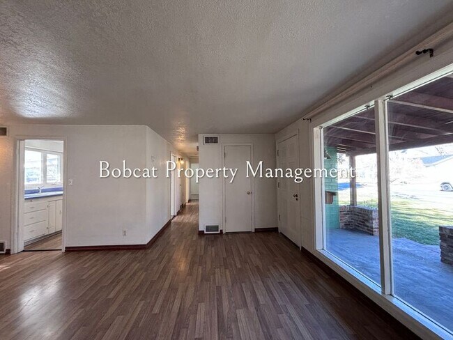 Foto del edificio - 719 W 5th St