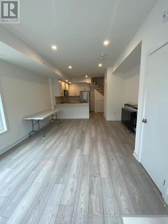 Building Photo - 3476 Widdicombe Way