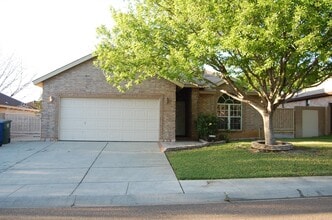 Building Photo - 230 New Castle Dr