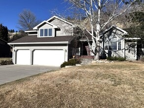 Building Photo - 4041 Pine Cove Rd