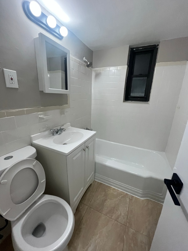 Foto del edificio - 110 Washington St