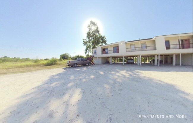 Building Photo - Charming 3 bedroom 1 bath in a great locat...
