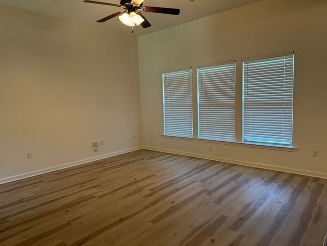 Building Photo - Absolutely Beautiful Home for Lease in Arb...