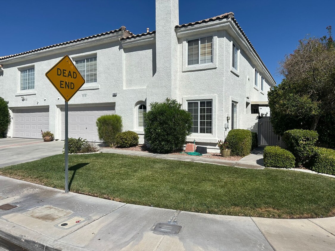 Primary Photo - Henderson!! 3 Bedrooms!! 2 Car Garage!! Co...