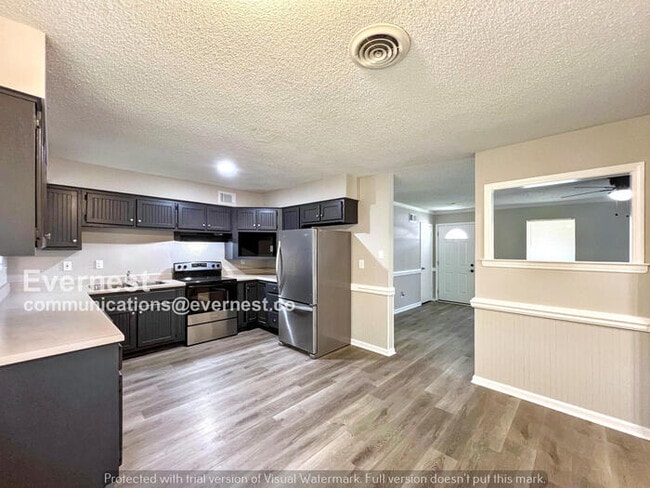 Building Photo - 6320 Forest Glen Dr