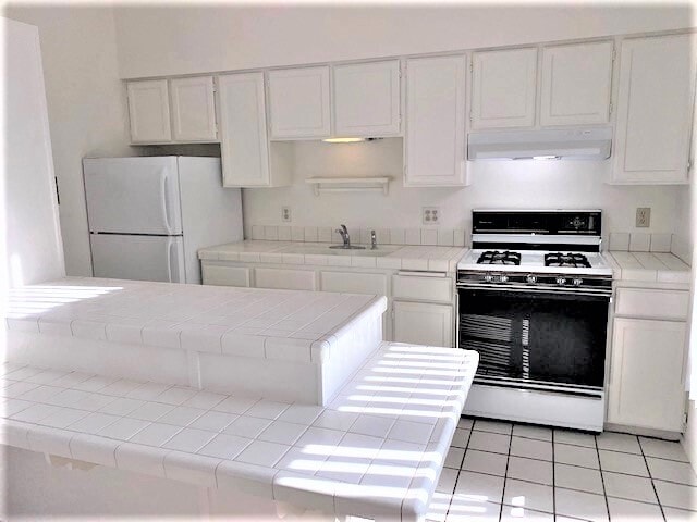 Building Photo - 227 W Valerio St