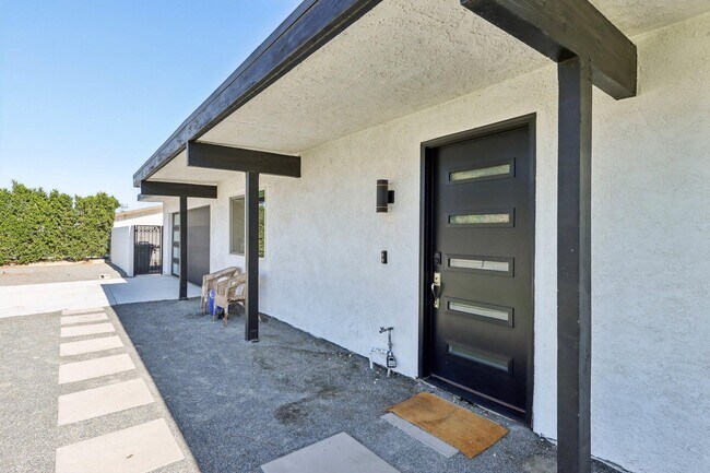 Building Photo - 3010 N Chuperosa Rd