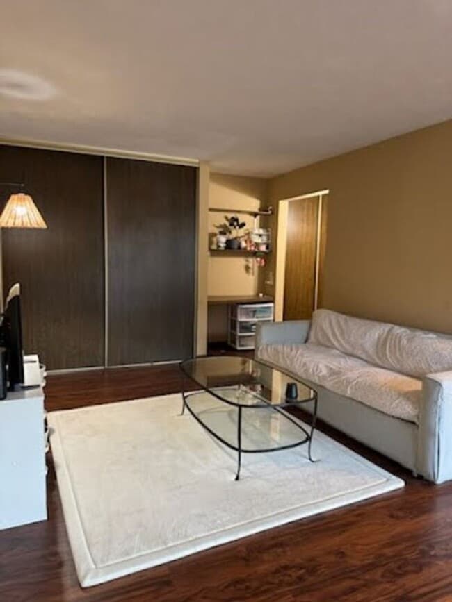 Foto del edificio - 1 Bedroom Condo in Hopkins