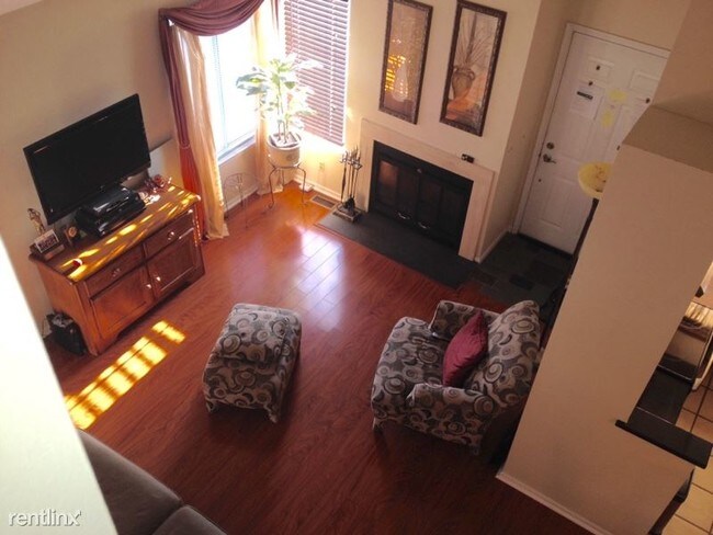 Building Photo - 2 br, 1 bath Condo - 23 Tory Court