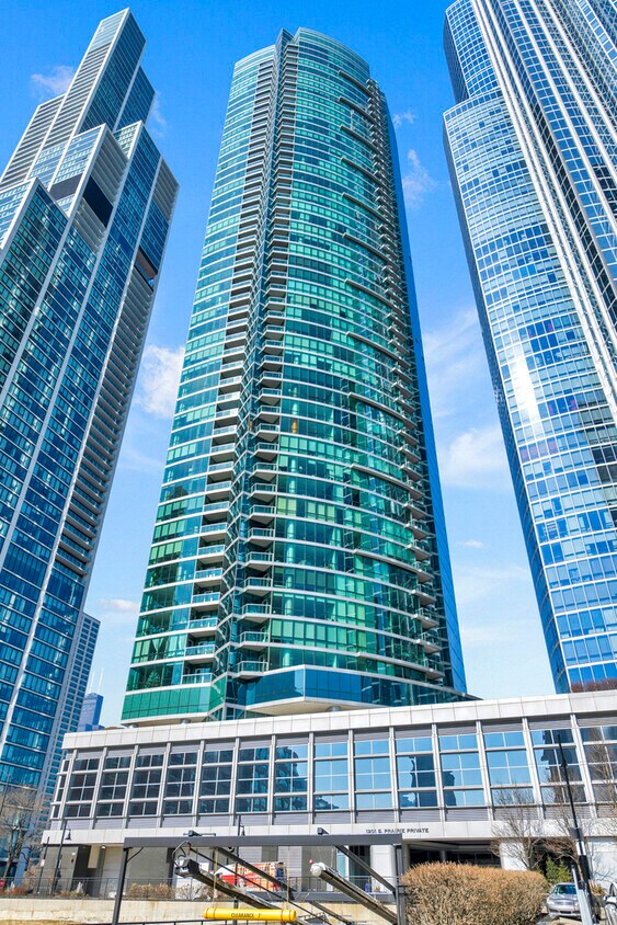 Foto principal - 1201 S Prairie Ave