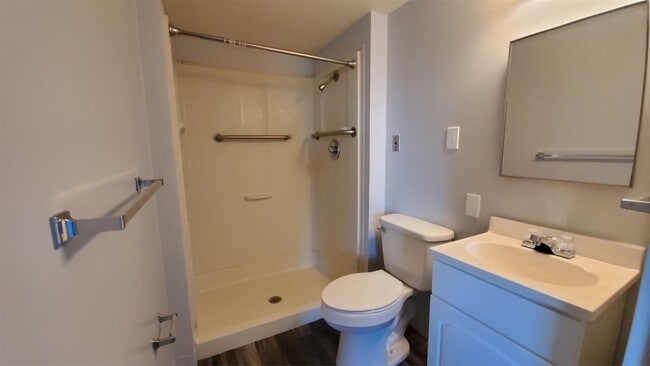 Building Photo - 318 E Main St