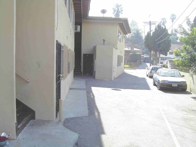 Building Photo - Axtell Apartments
