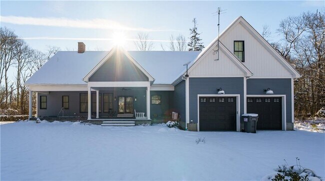 Building Photo - 1241 Saugatucket Rd