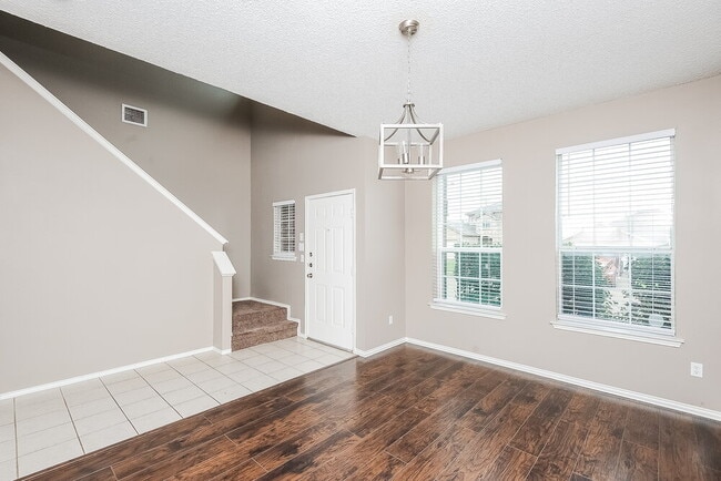 Foto del edificio - 4805 Barnhill Ln