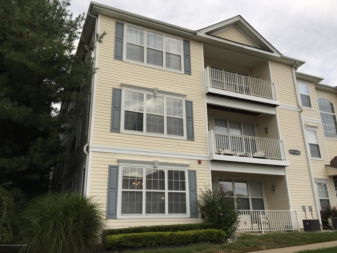 Foto principal - 541 St Andrews Pl