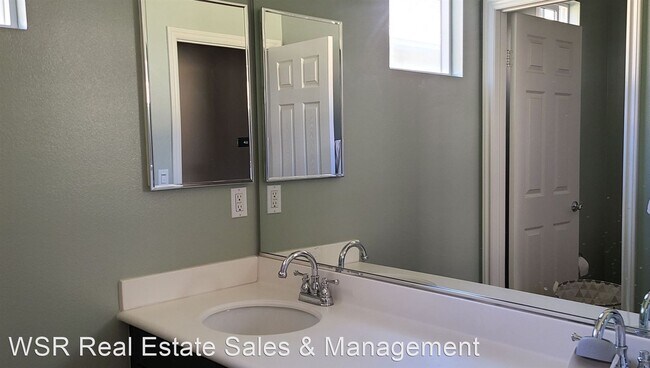 Building Photo - 3 br, 2.5 bath House - 1450 Charleston St.