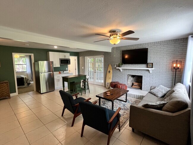 Foto del edificio - 5870 N Courtenay Pky