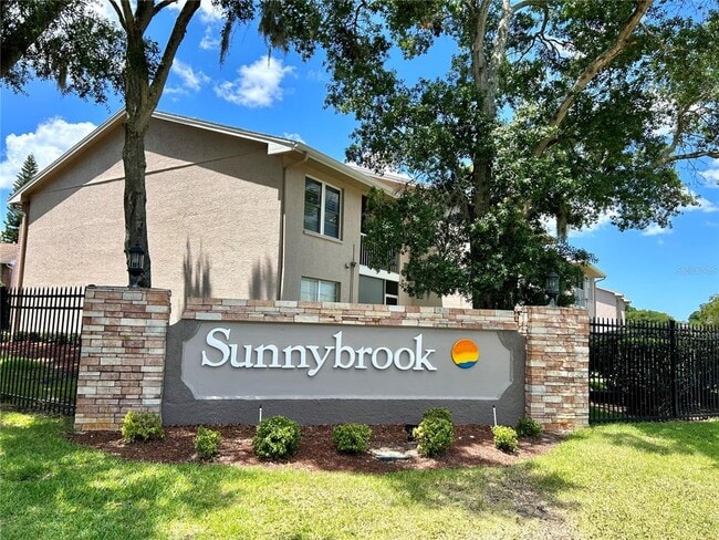Foto del edificio - 4826 Myrtle Oak Dr
