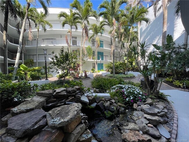 Foto del edificio - 1357 NE Ocean Blvd