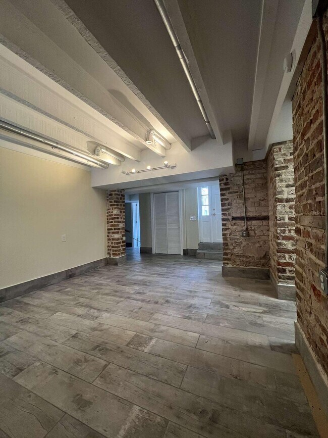 Sala de estar - 185 Rutledge Ave