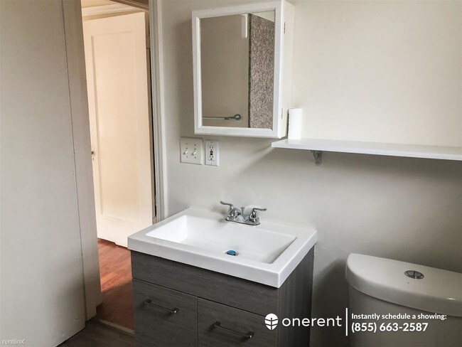Foto del edificio - 3 br, 1 bath Duplex - 3707 Laguna Avenue -