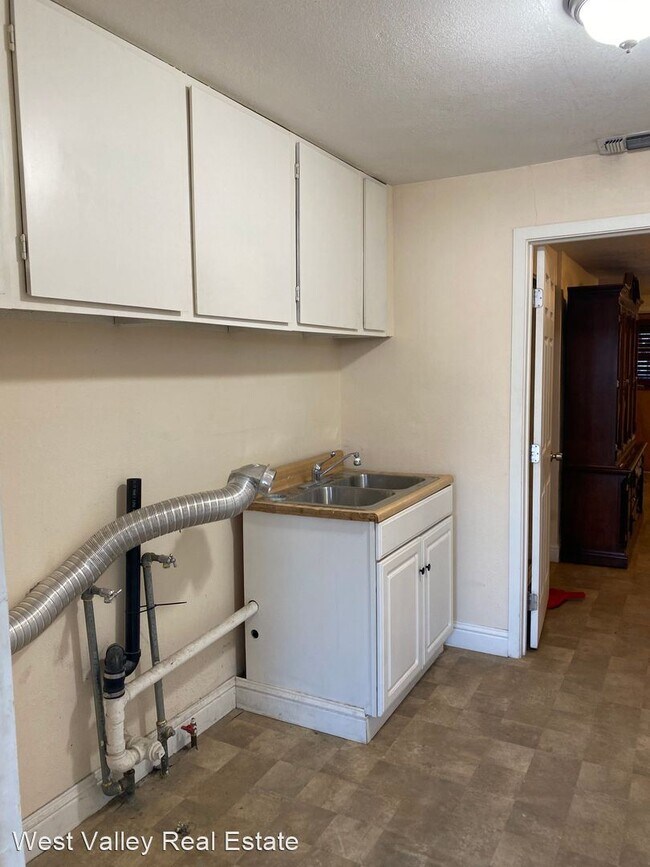 Foto del edificio - 3 br, 2 bath House - 512 Jackson St
