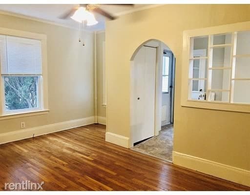 Building Photo - 2 br, 1 bath  - 35 Crescent St # A