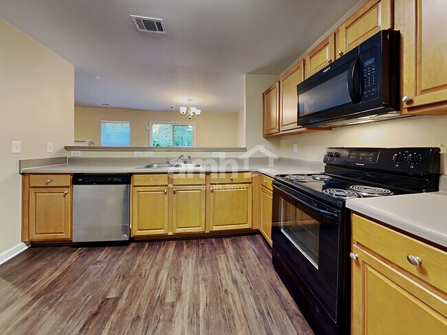 Foto del edificio - 2920 Mayfair Dr